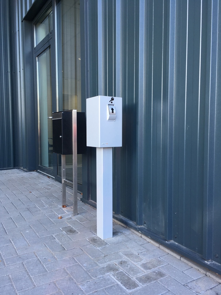 Sokkel voor Kluis voor ontvangst van sleutels 24/7