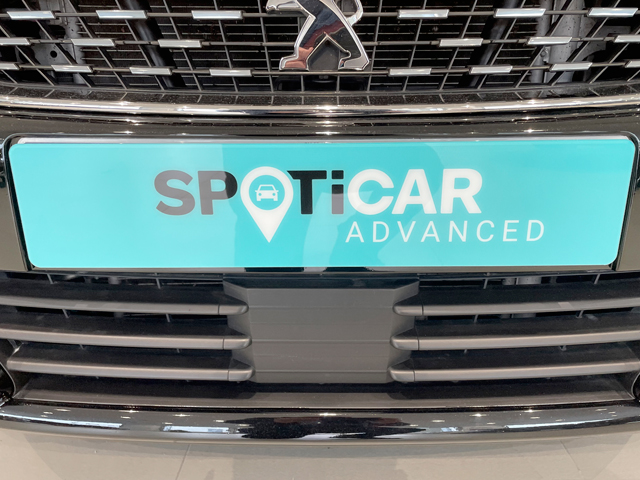 Cache-plaques en acrylique "Spoticar Advanced"